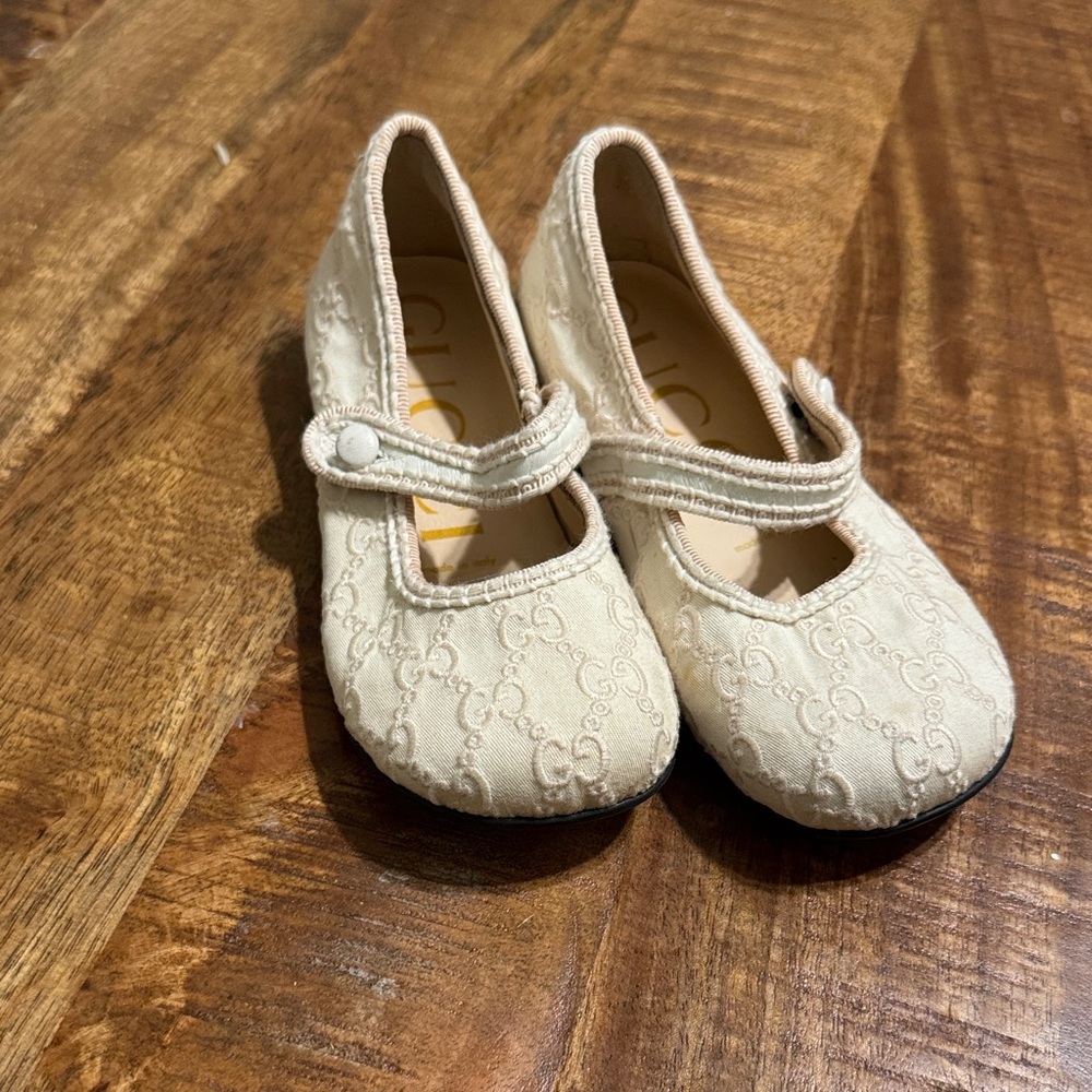 Gucci Cream Girls Mary Jane Flats with GG Jacquard